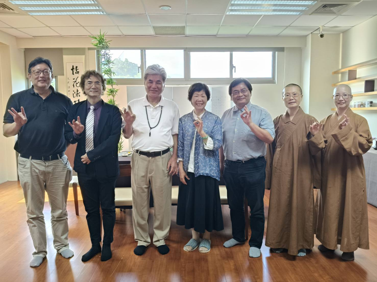 佛光大學師生熱列歡迎李鴻源教授蒞校演說 佛光大學師生熱列歡迎李鴻源教授蒞校演說