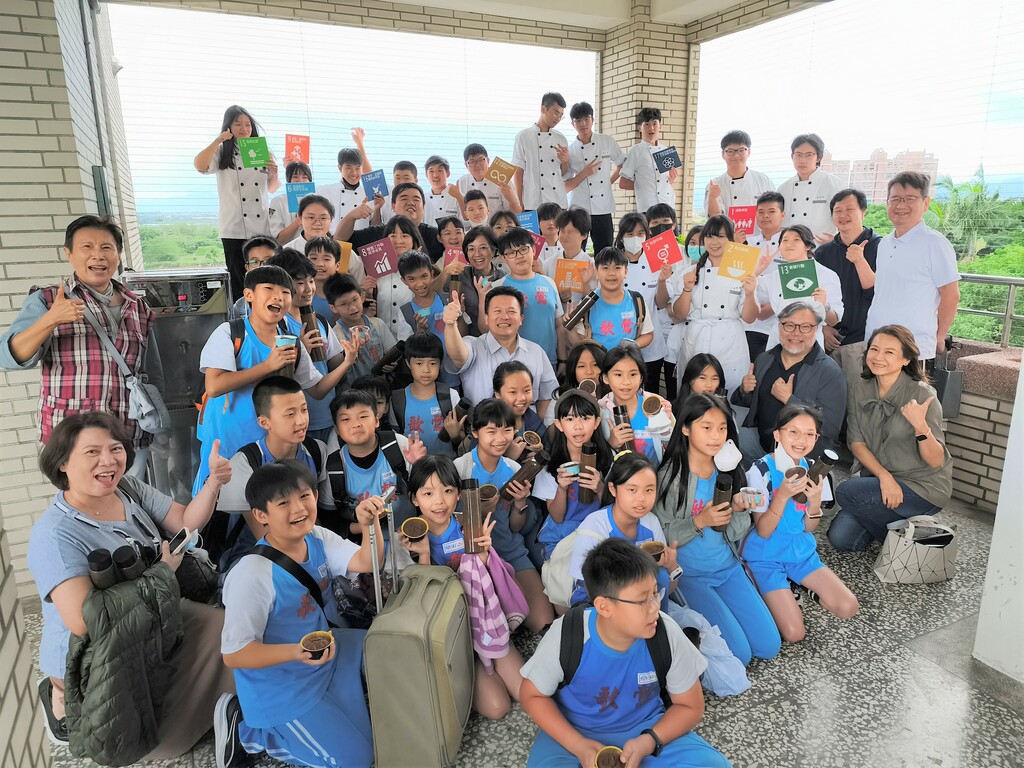 2025 當廚房成為AI與食農的實驗室：佛光大學推動「大手牽小手」共學實驗